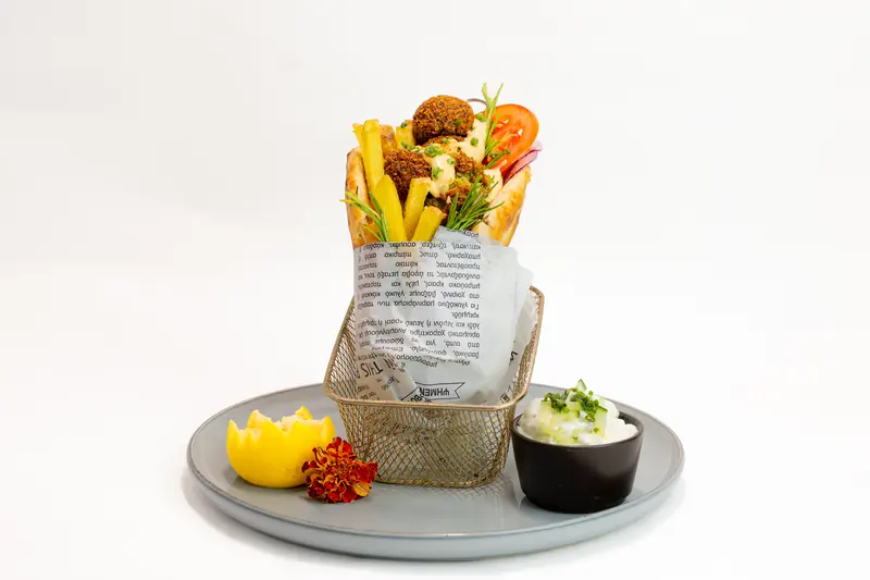 Isifisimus Gyros von Tiligo mit Falafel, vegetarisch